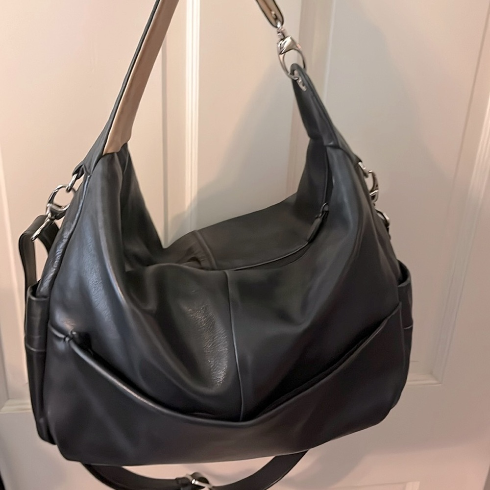 Elegant Black Leather Shoulder Bag